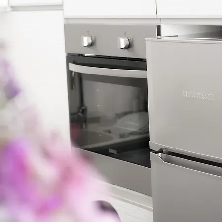 Whitehouse Apartments Makarska