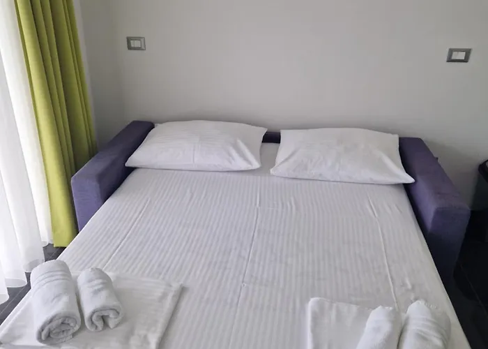 Whitehouse Apartament