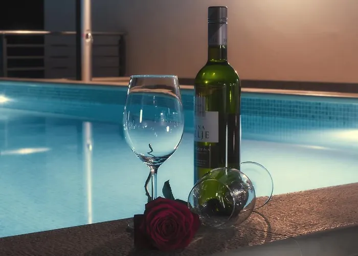 Whitehouse Apartament