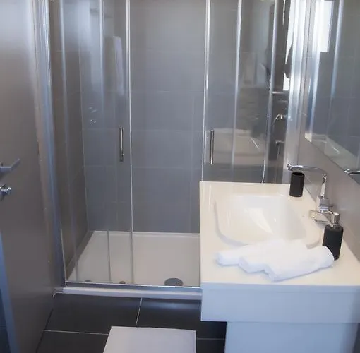 Whitehouse Apartament *