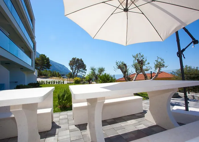 Apartament Whitehouse *