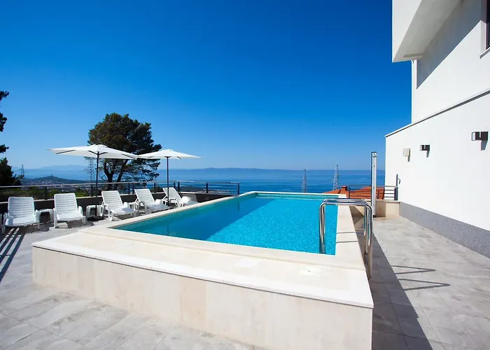 Apartament Whitehouse *